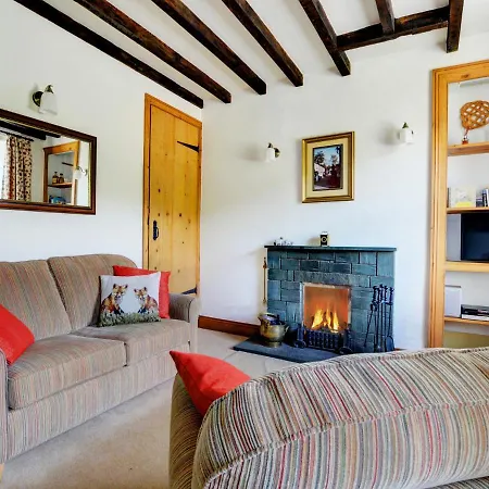 Modern Holiday In With Private Garden *